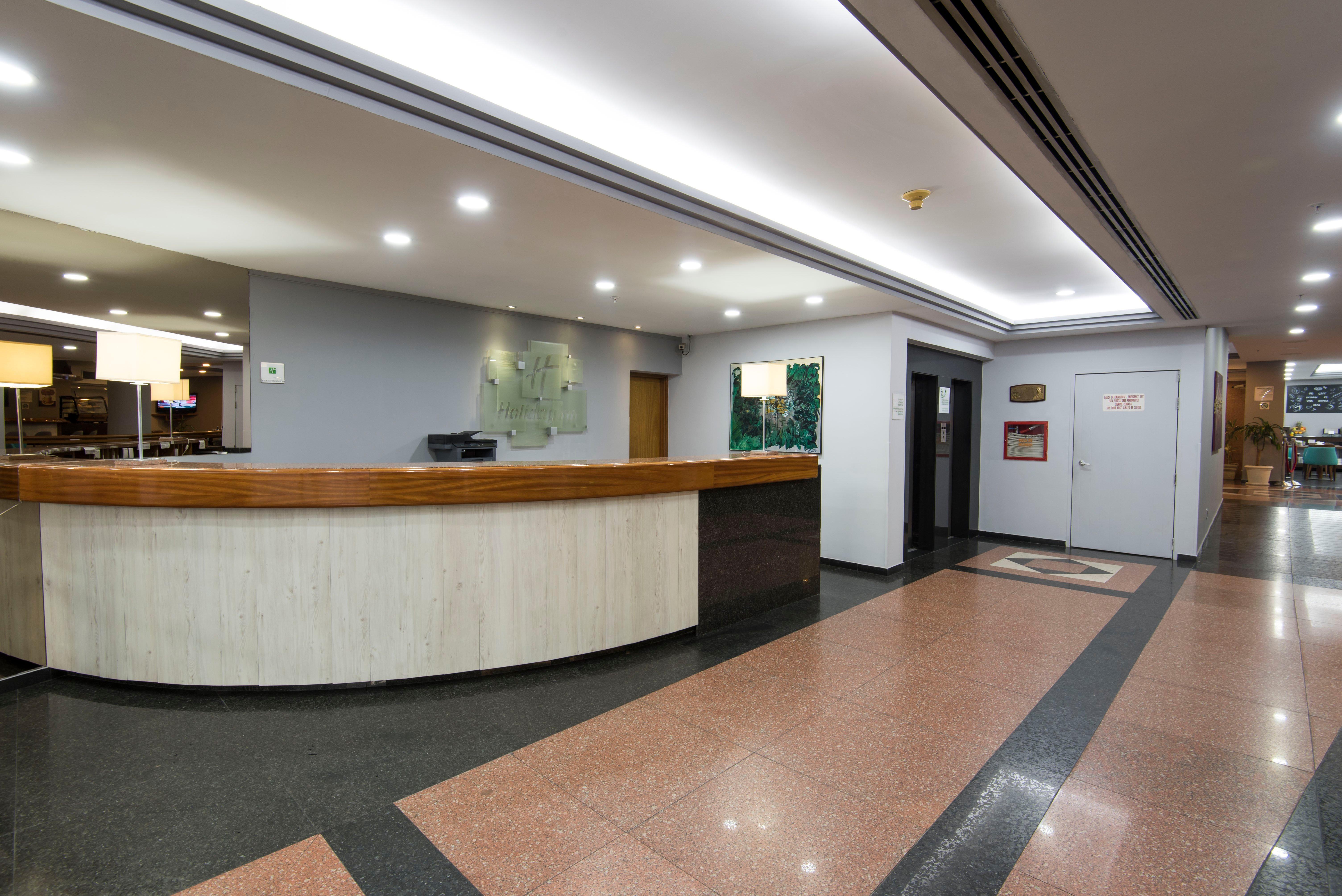 Holiday Inn Montevideo, an IHG Hotel Exterior foto